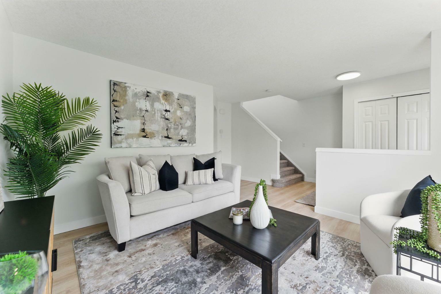 Property Photo:  100 Saddlebrook Common NE  AB T3J 0J6 