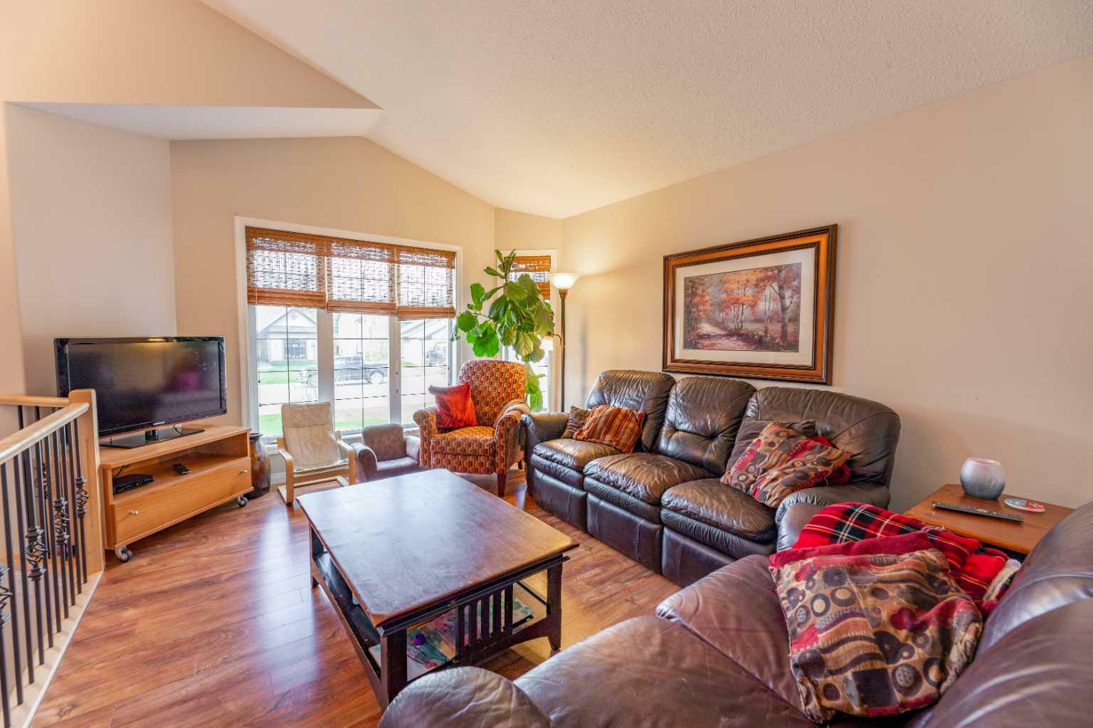 Property Photo: 126 Muldoon Crescent AB T7V 0A1