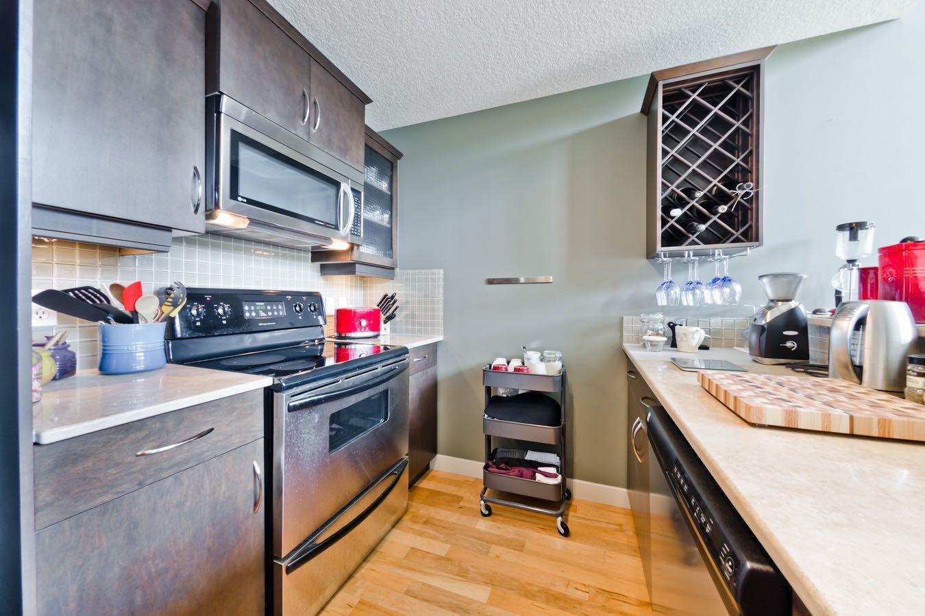 Property Photo: 317 19 Avenue SW 410 AB T2S 0E1
