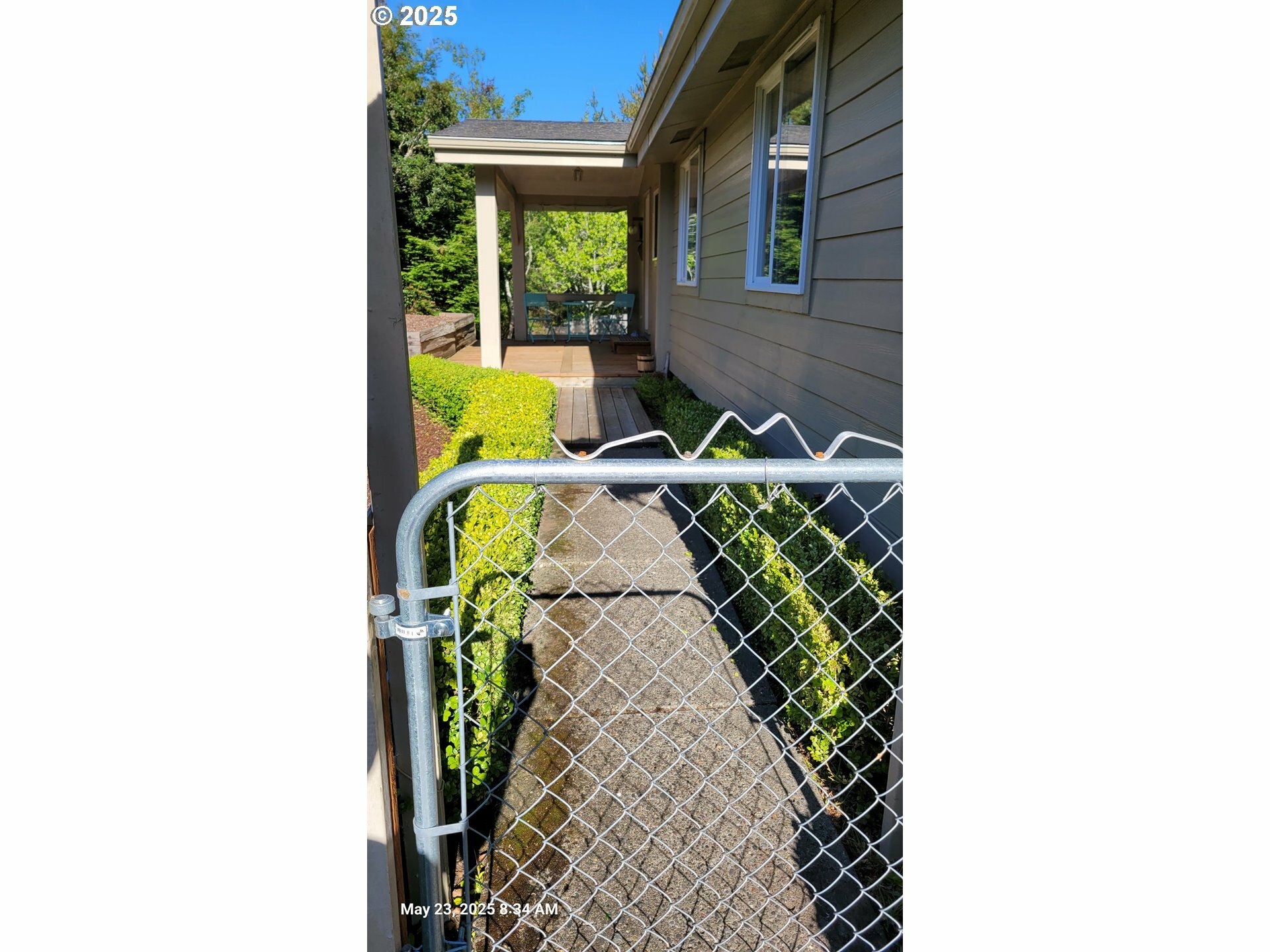 Property Photo: 317 Manzanita Dr OR 97439