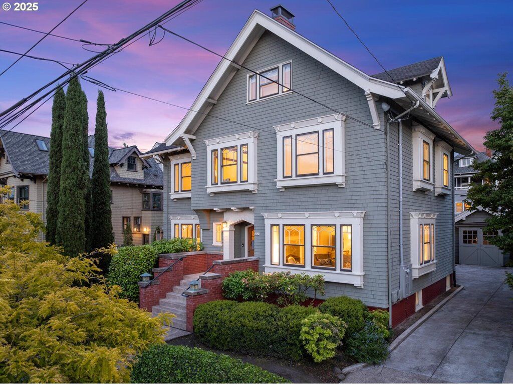 Property Photo: 2424 NW Northrup St OR 97210