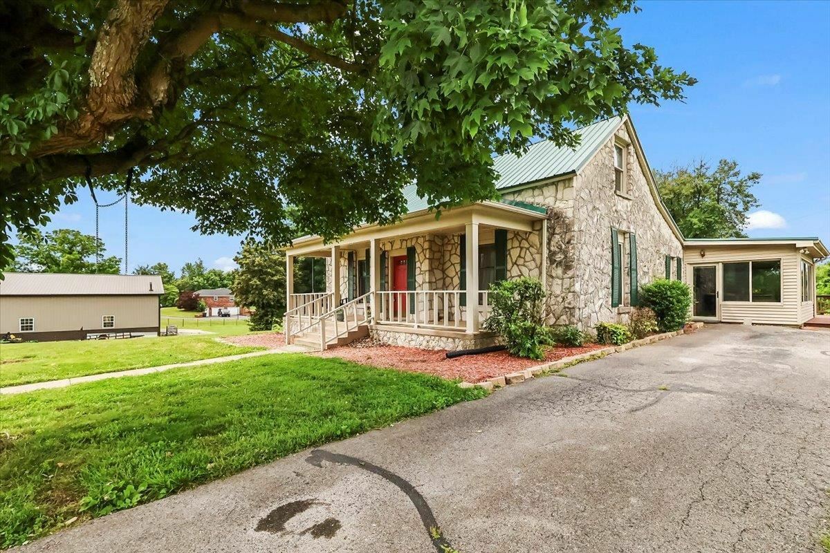 Property Photo: 1445 Peachtree Lane KY 42103
