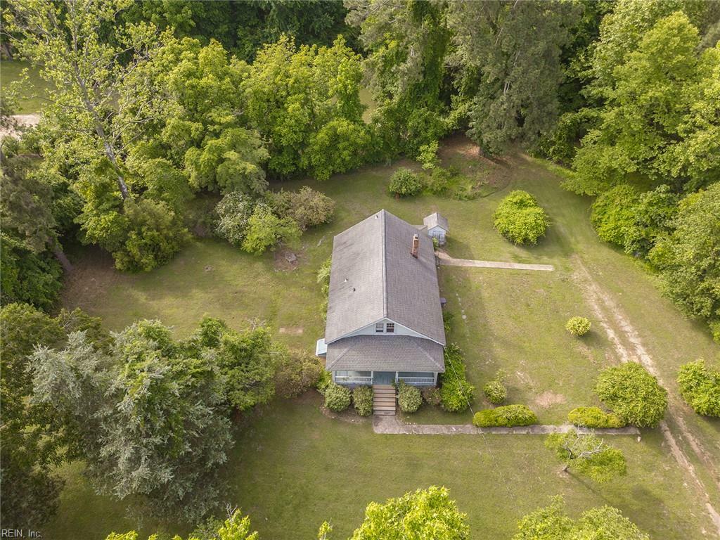 Property Photo: 412 Waller Mill Rd VA 23185