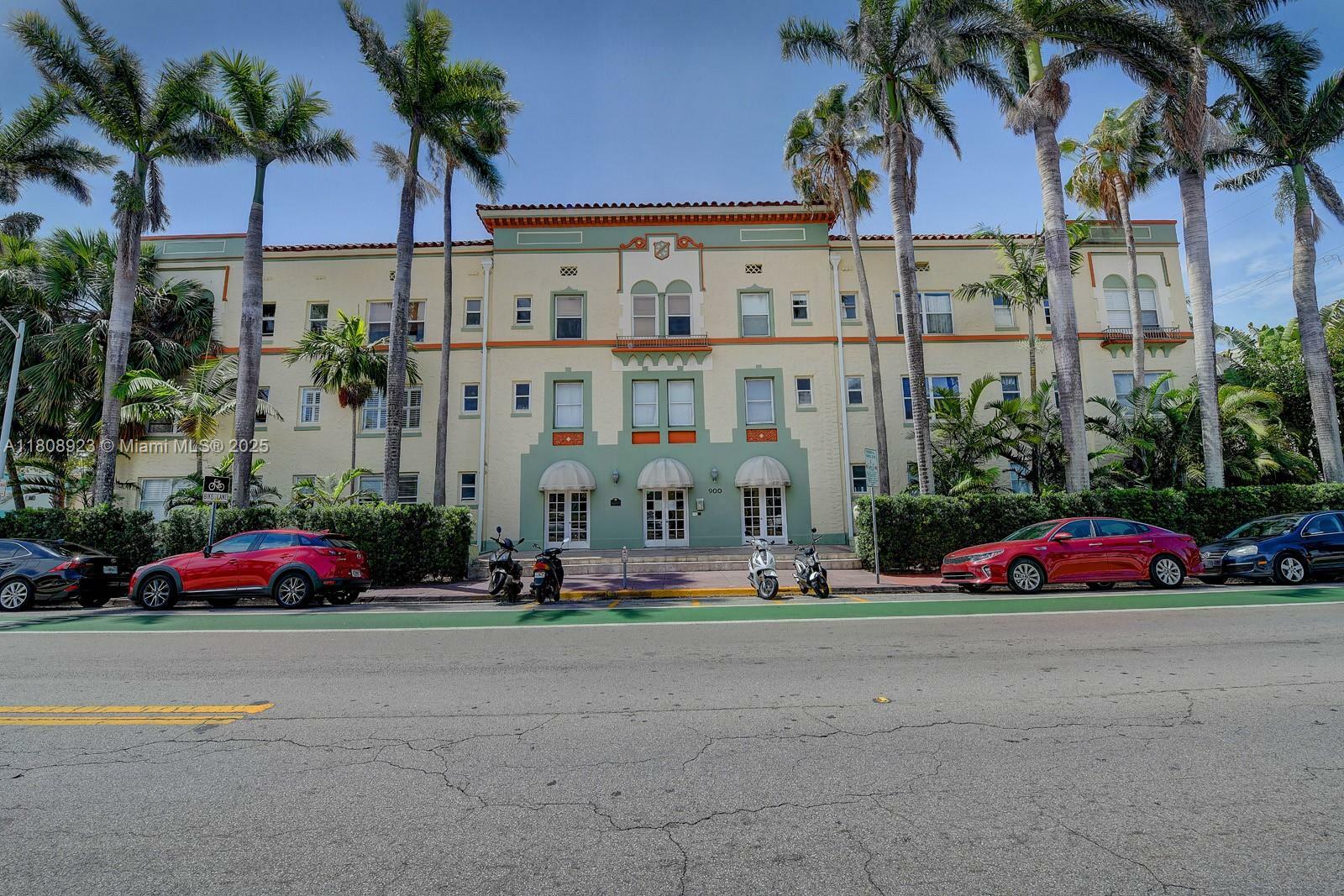 Property Photo: 900 16th St 204 FL 33139