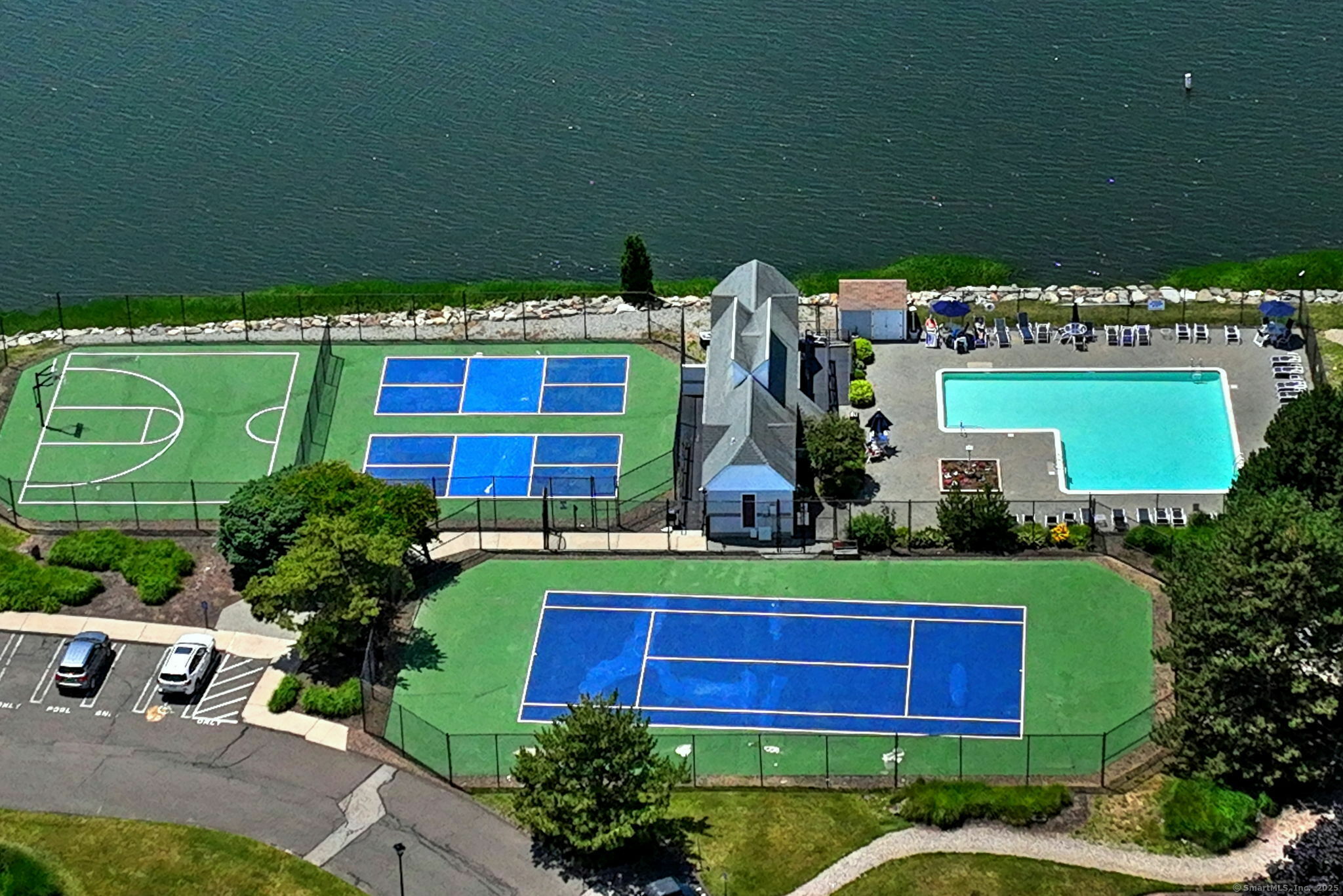 Property Photo: 714 Popes Island Road 714 CT 06461