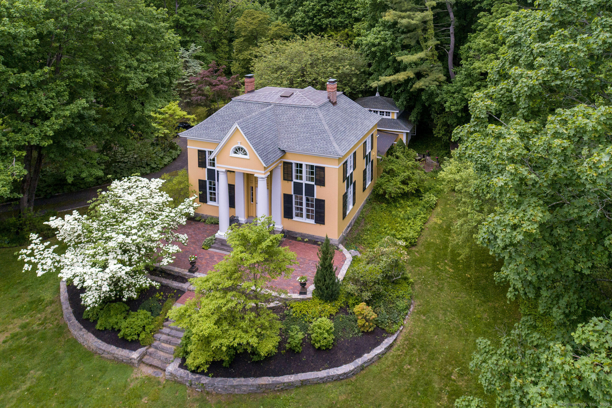 Property Photo:  30 Meeting House Lane  CT 06443 