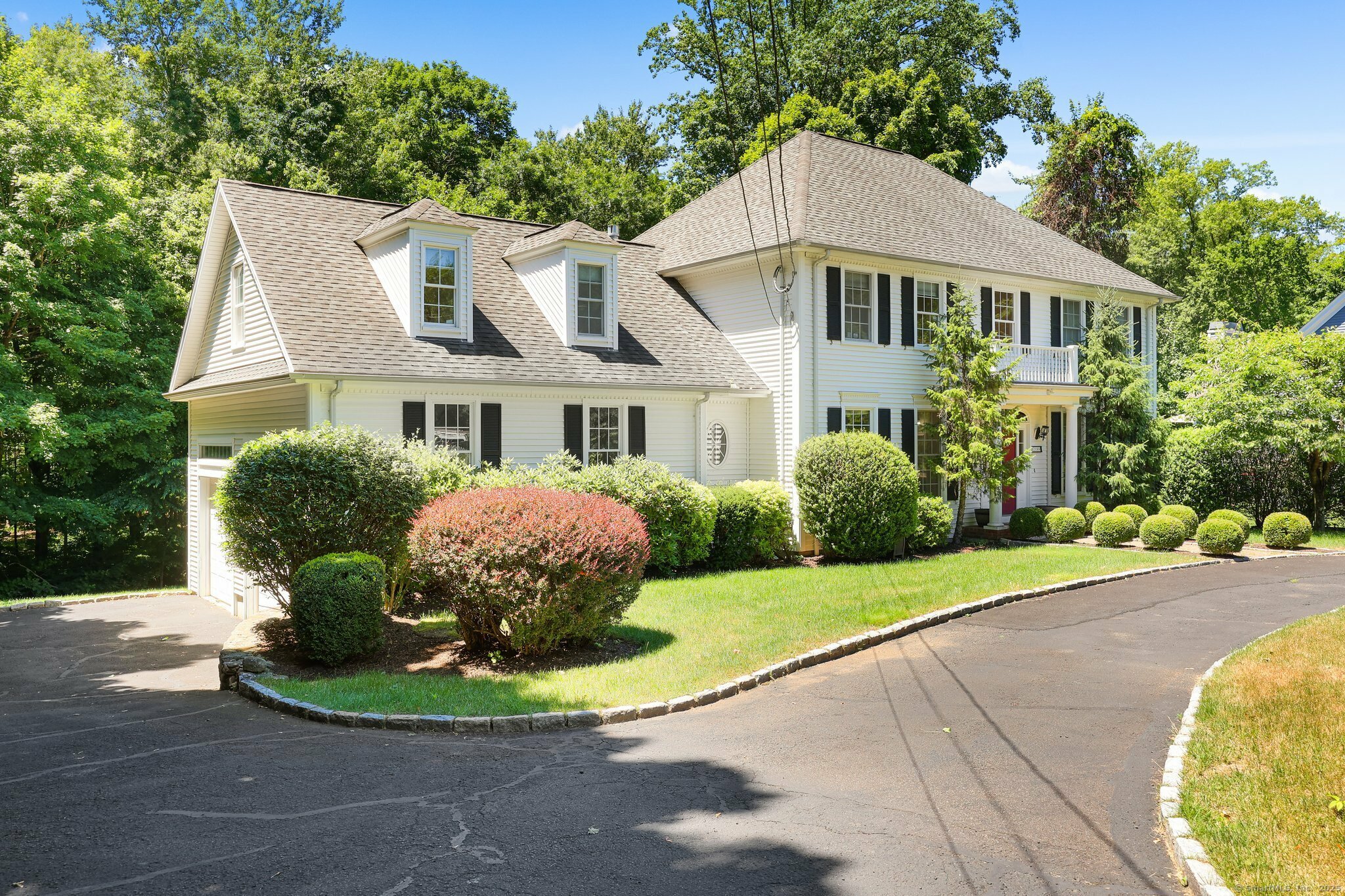 Property Photo: 2189 Huntington Turnpike CT 06611