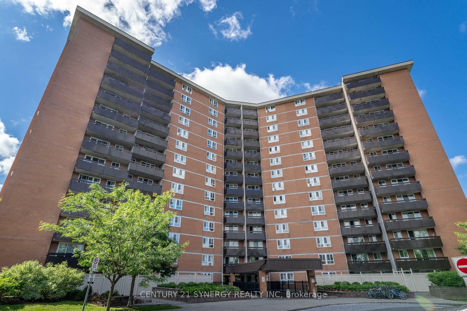 Photo de la propriété:  2000 Jasmine Crescent 718  ON K1J 8K4 