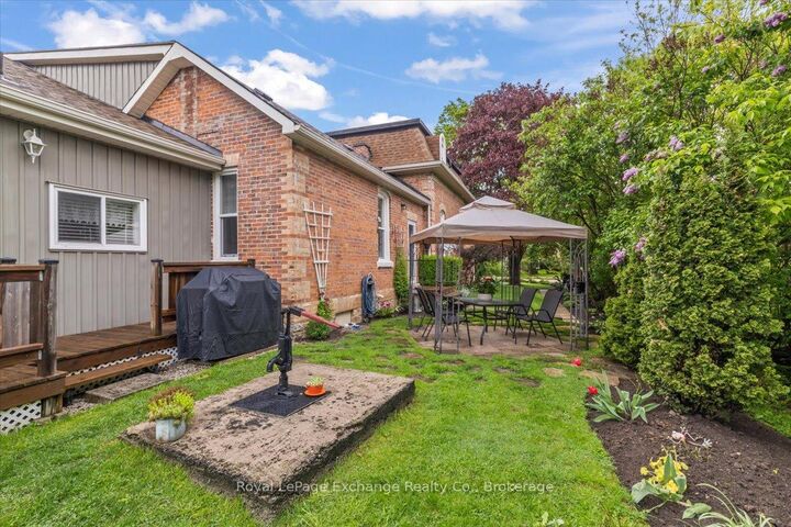 Property Photo: 144 Yonge Street S ON N0H 2N0