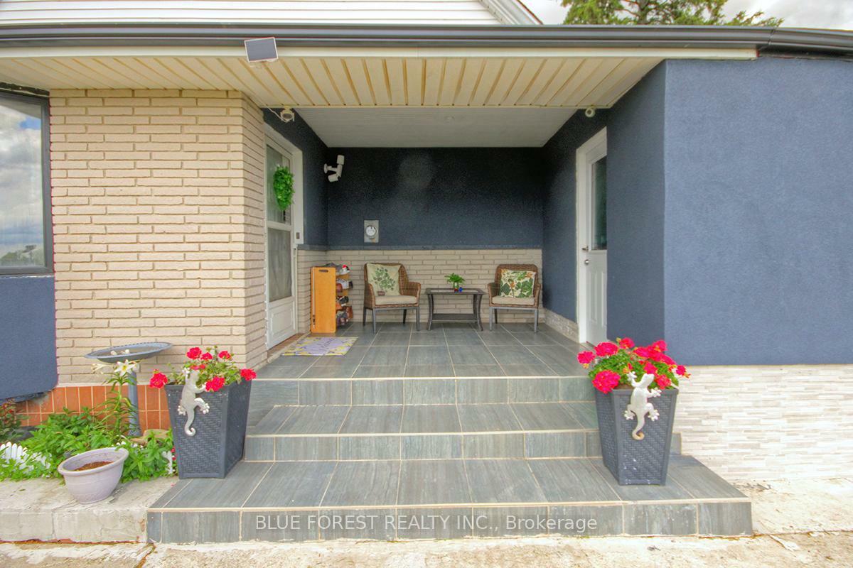 Property Photo: 8198 Littlewood Drive ON N6P 1P3