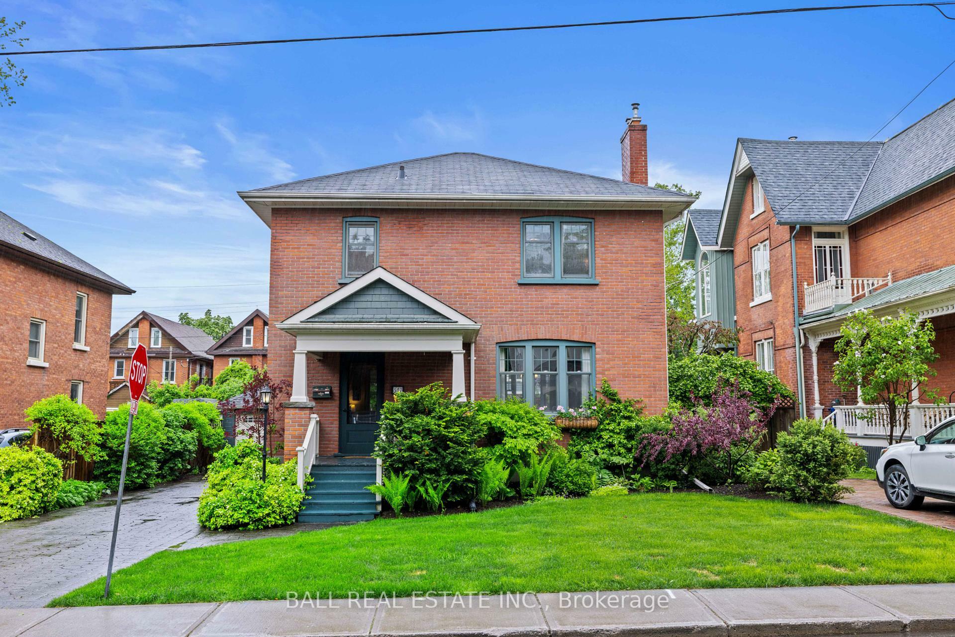 Photo de la propriété: 517 Gilmour Street ON K9H 2K1