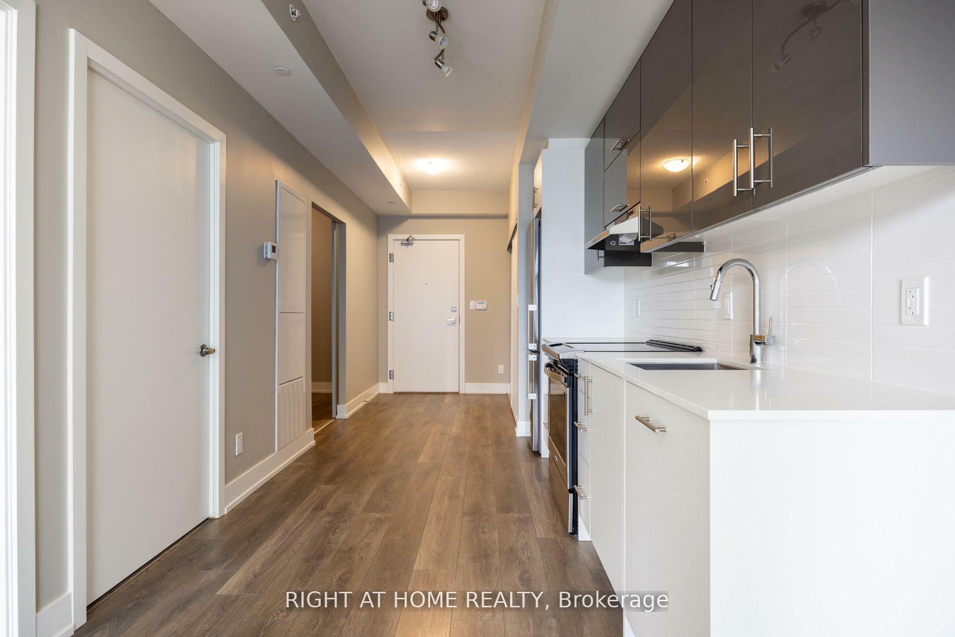 Property Photo: 180 Fairview Mall Drive 205 ON M2J 0G4
