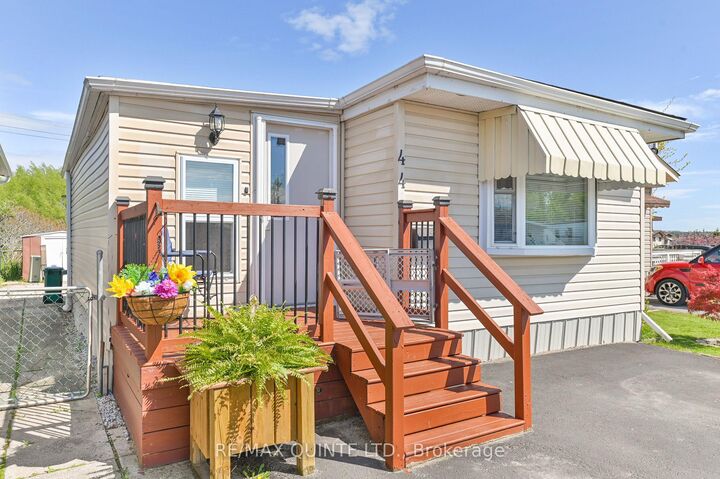 Property Photo:  311 Dundas Street 44  ON K8V 1M1 