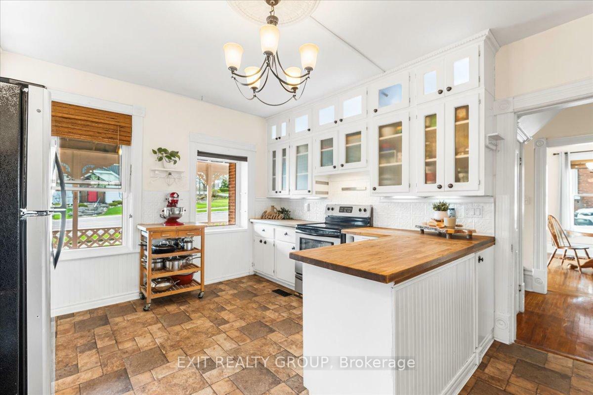 Property Photo: 207 Durham Street S ON K0K 2K0