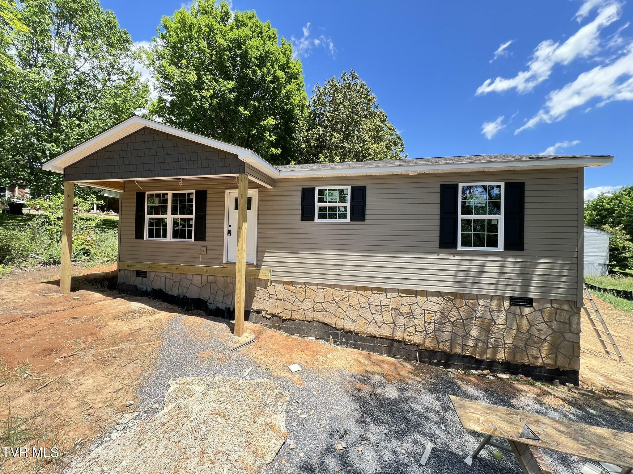Property Photo: 136 Spurgeon Drive TN 37617
