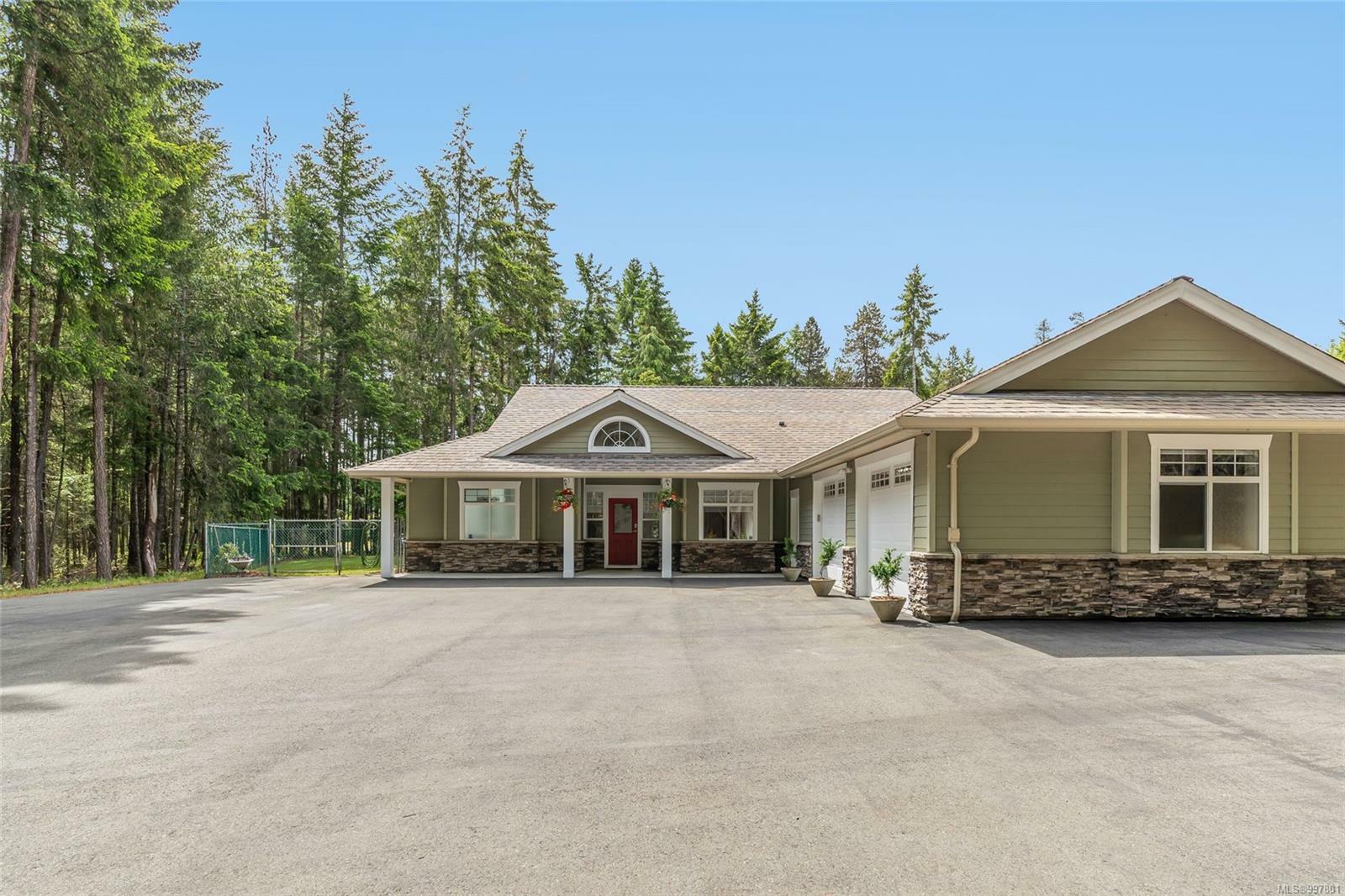 Property Photo: 900 Rivers Edge Dr BC V9P 9L6