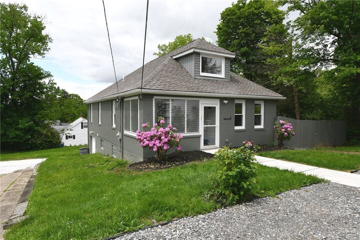 4 Brentwood Dr  Kennedy Twp PA 15136 photo