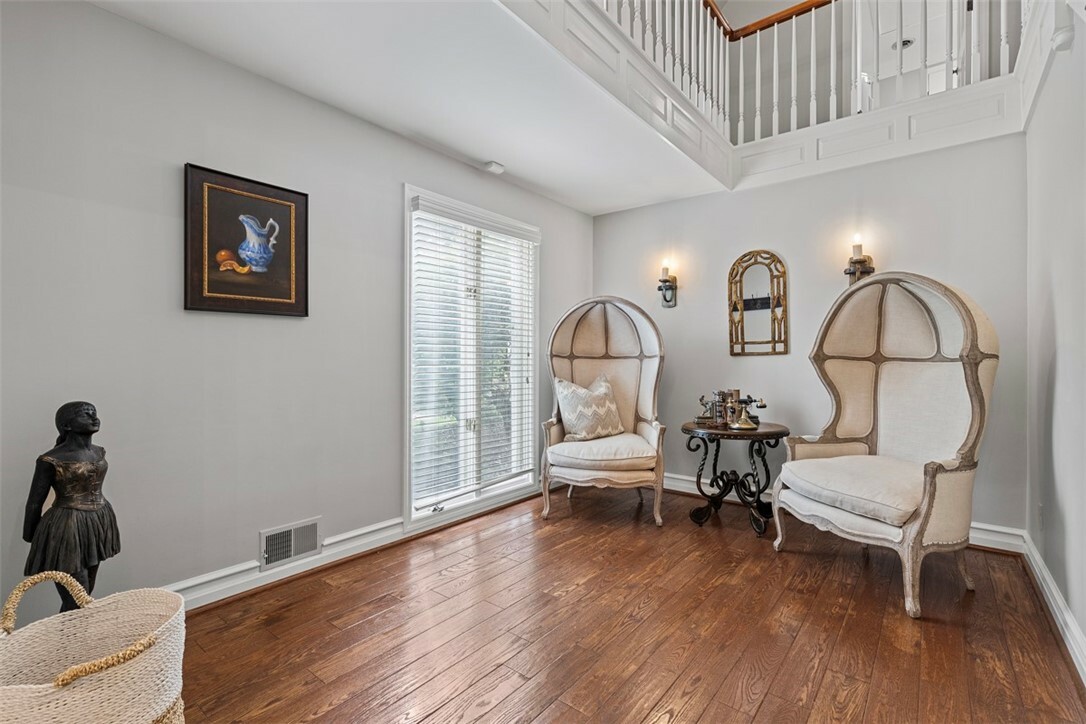 Property Photo: 152 Devonwood Dr PA 15241