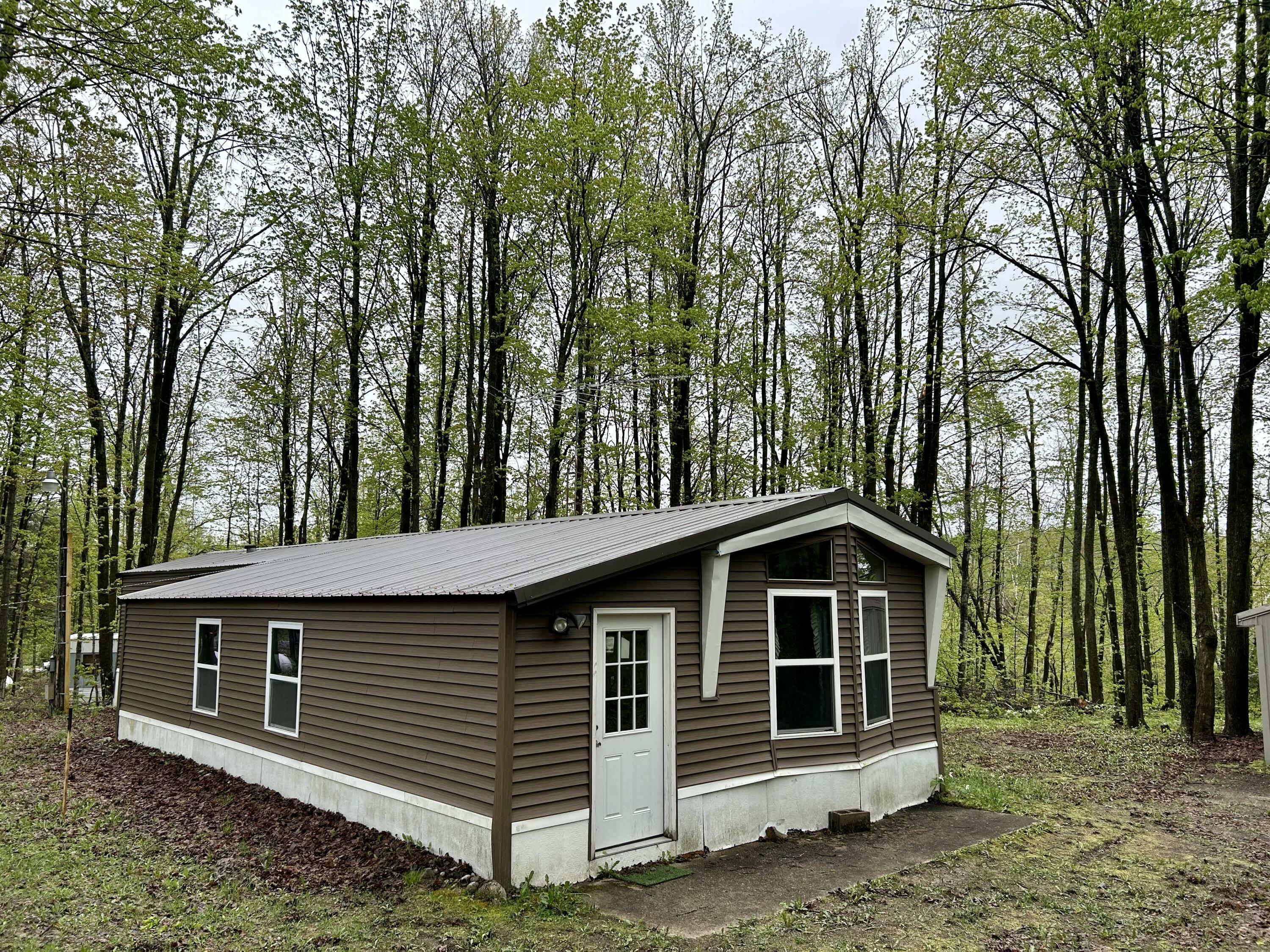 Property Photo: 8448 Heatherton Circle MI 49659