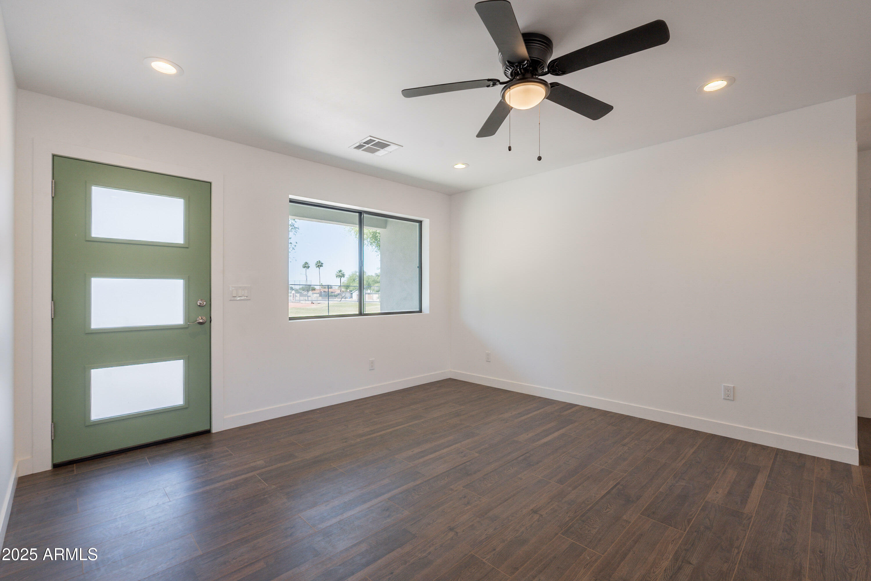 Property Photo: 2818 E Villa Rita Drive AZ 85032