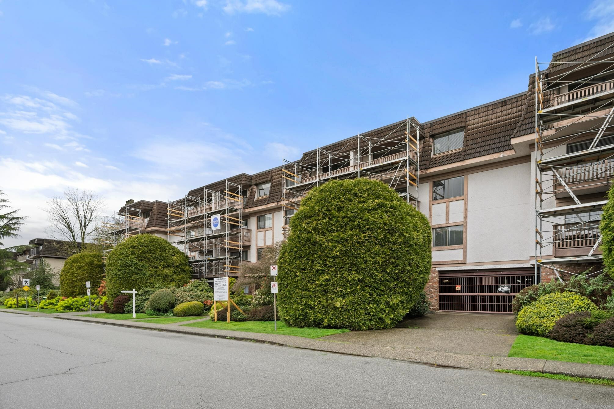 Property Photo: 236 W 2nd Street 211 BC V7M 1C6