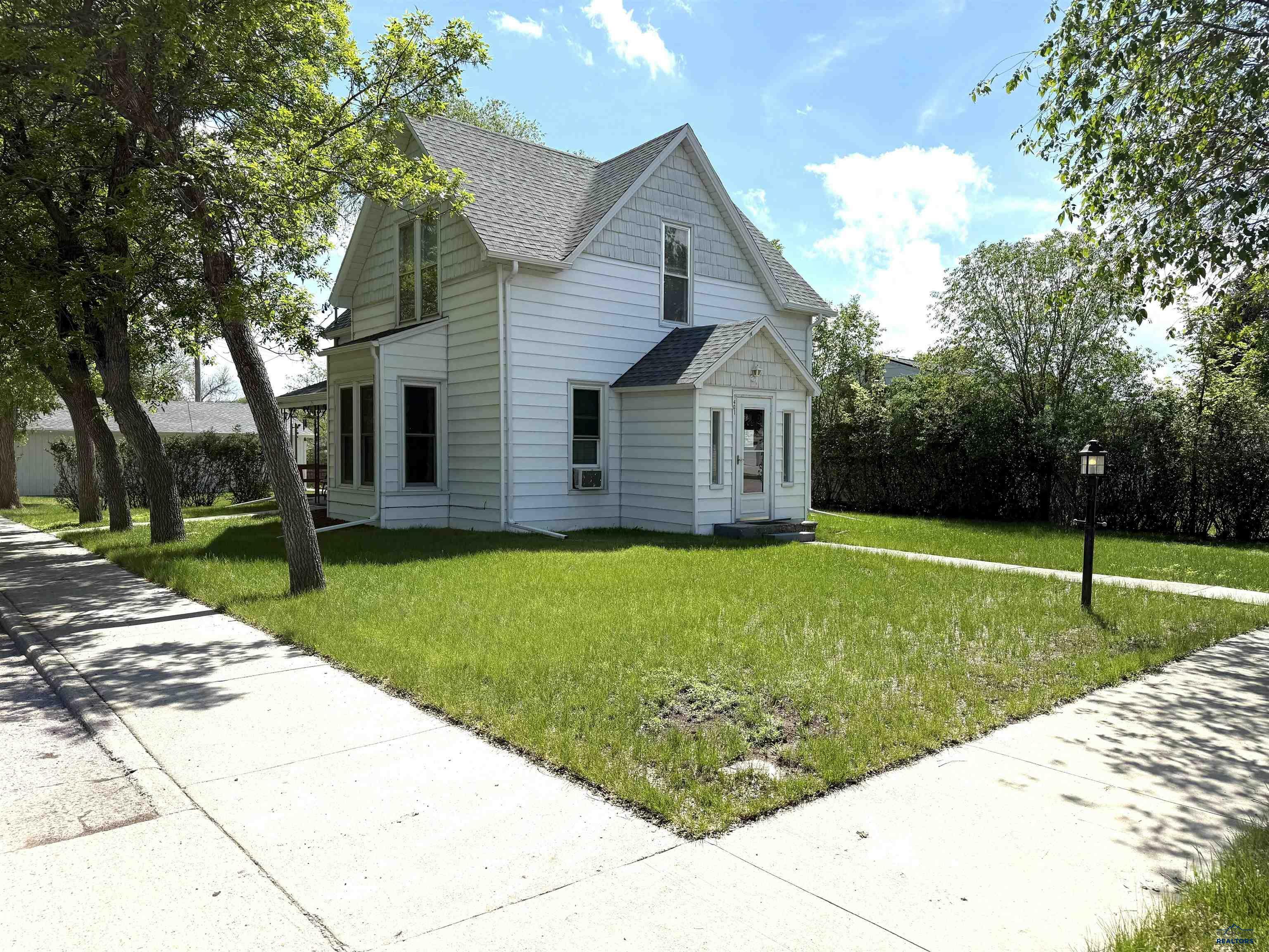 Property Photo: 1401 Baltimore Ave SD 57747-0000