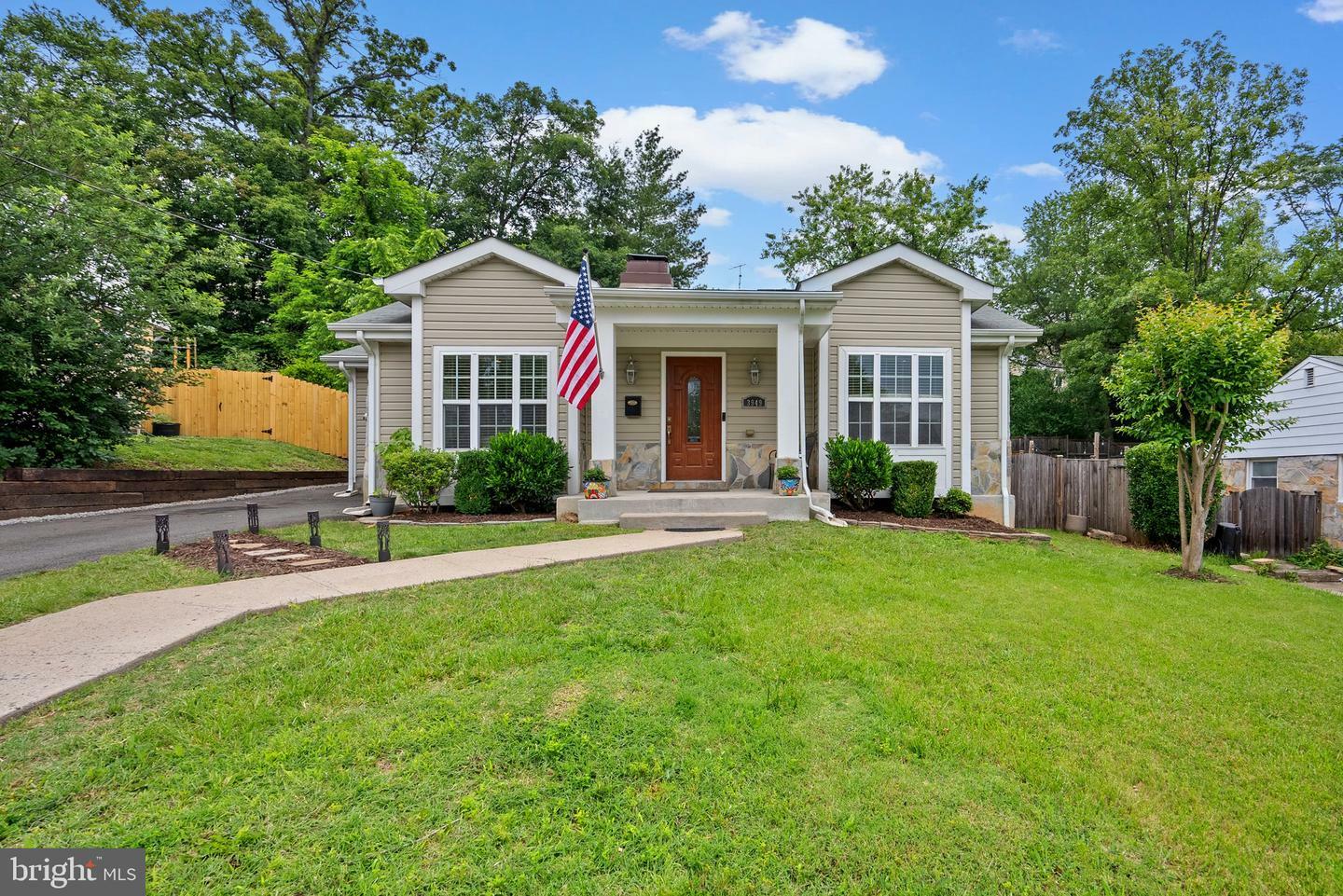 Property Photo: 3949 Taney Avenue VA 22304