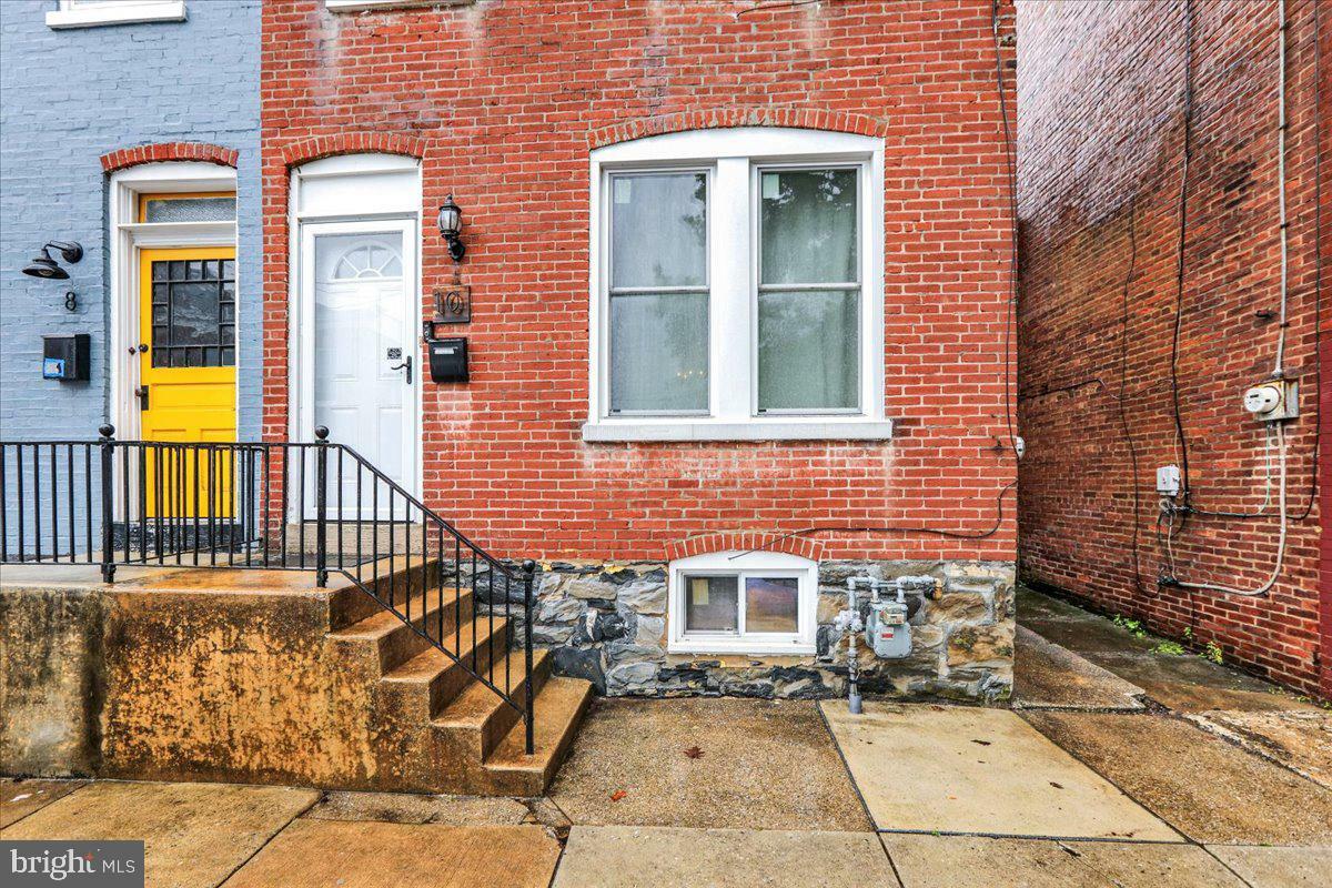 Property Photo: 10 Caroline Street PA 17603