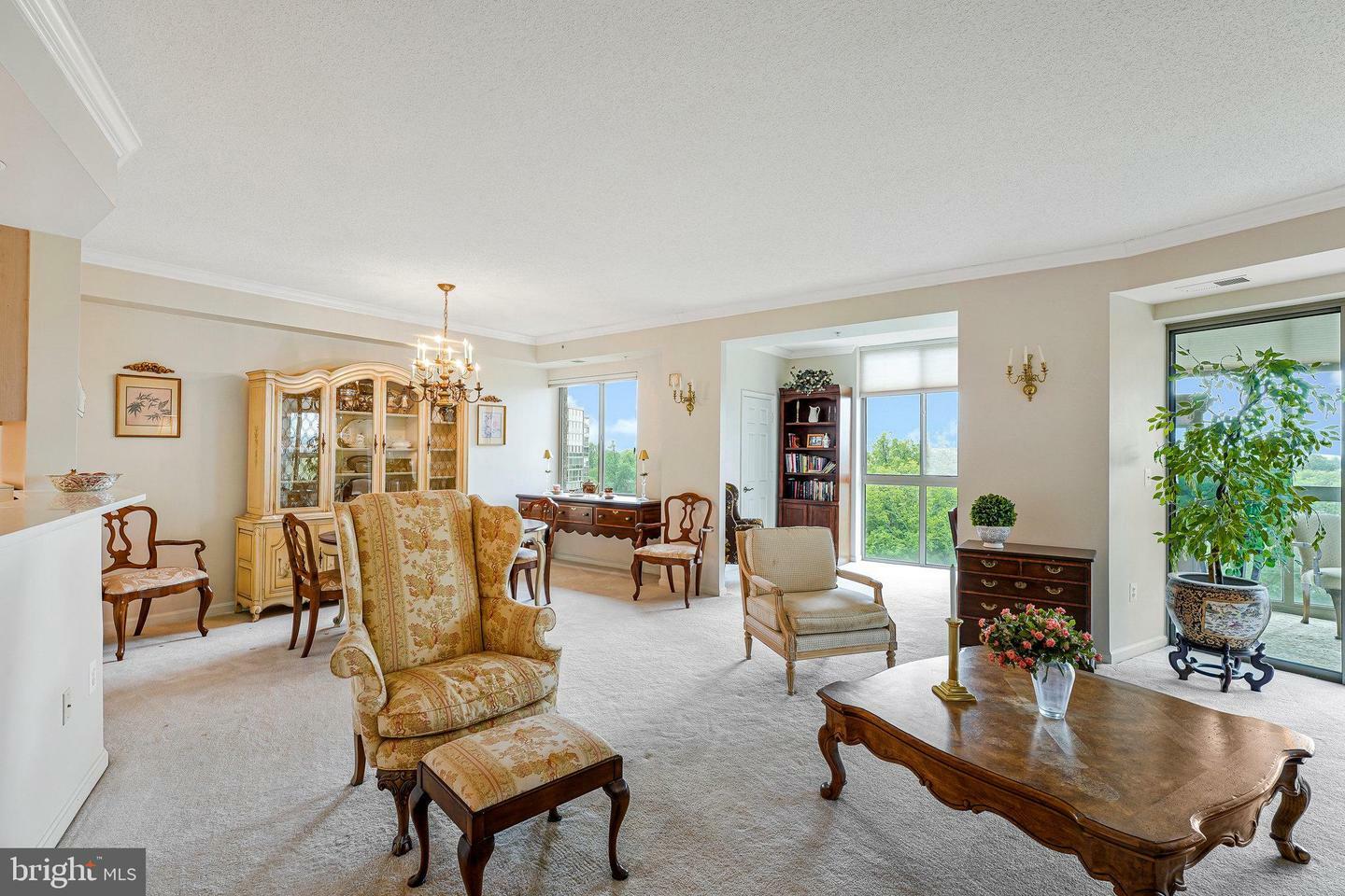 Property Photo: 19355 Cypress Ridge Terrace 921 VA 20176