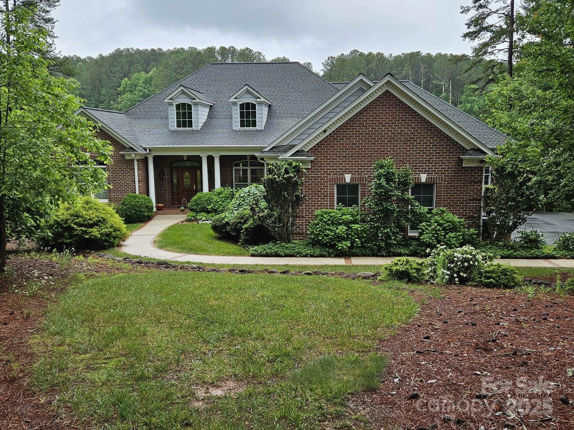 Property Photo: 5487 Back Shore Drive NC 28630
