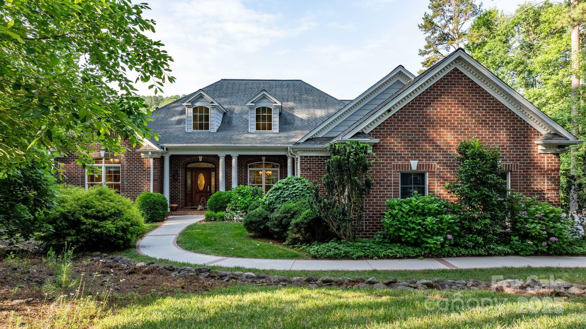 Property Photo: 5487 Back Shore Drive NC 28630