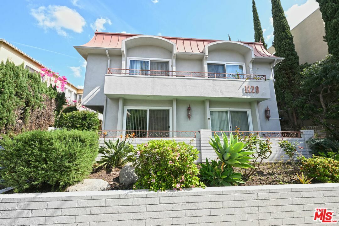 1128 Rexford Dr  Los Angeles CA 90035 photo