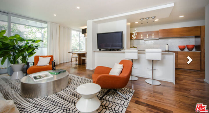 Property Photo: 406 N Oakhurst Dr CA 90210