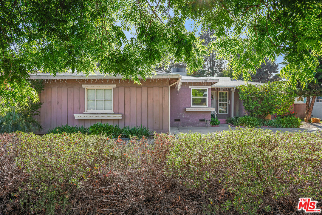 Property Photo: 6845 Winnetka Ave CA 91306