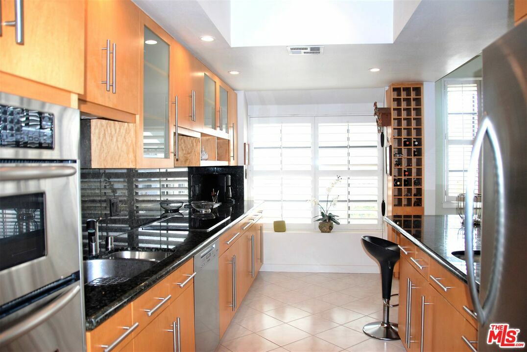 Property Photo: 5100 Via Dolce CA 90292