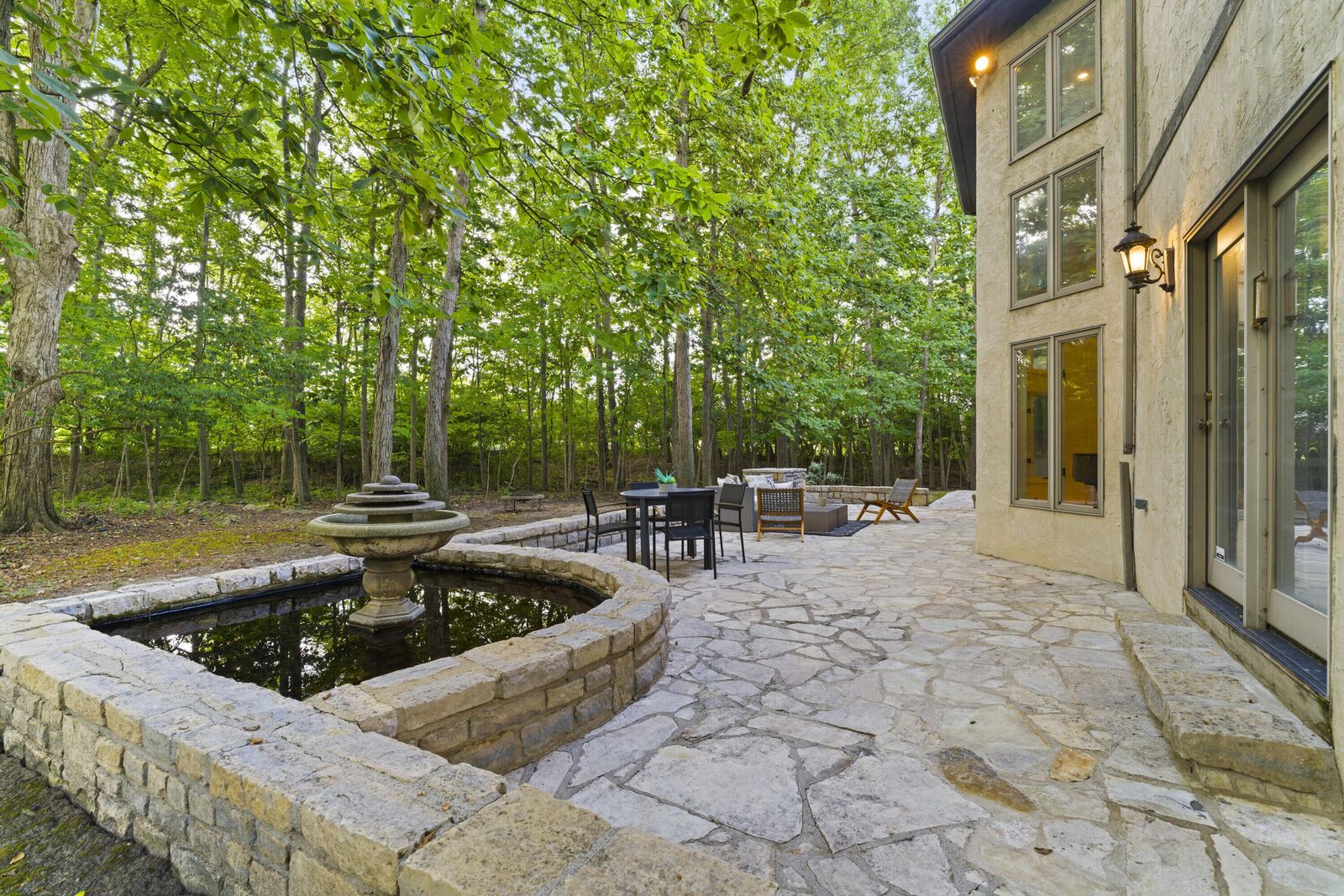 Property Photo: 8039 Crossgate S Court OH 43017