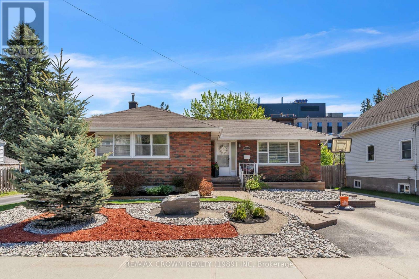 Property Photo: 382 Aubrey Street ON P1B 6H9