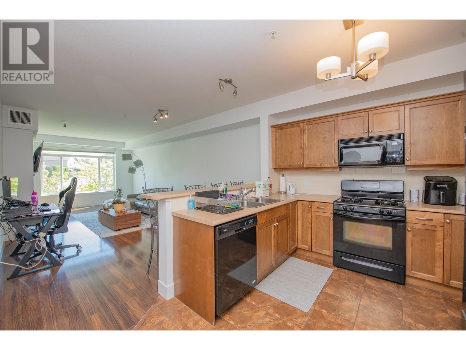 2532 Shoreline Drive 305  Lake Country BC V4V 2R6 photo