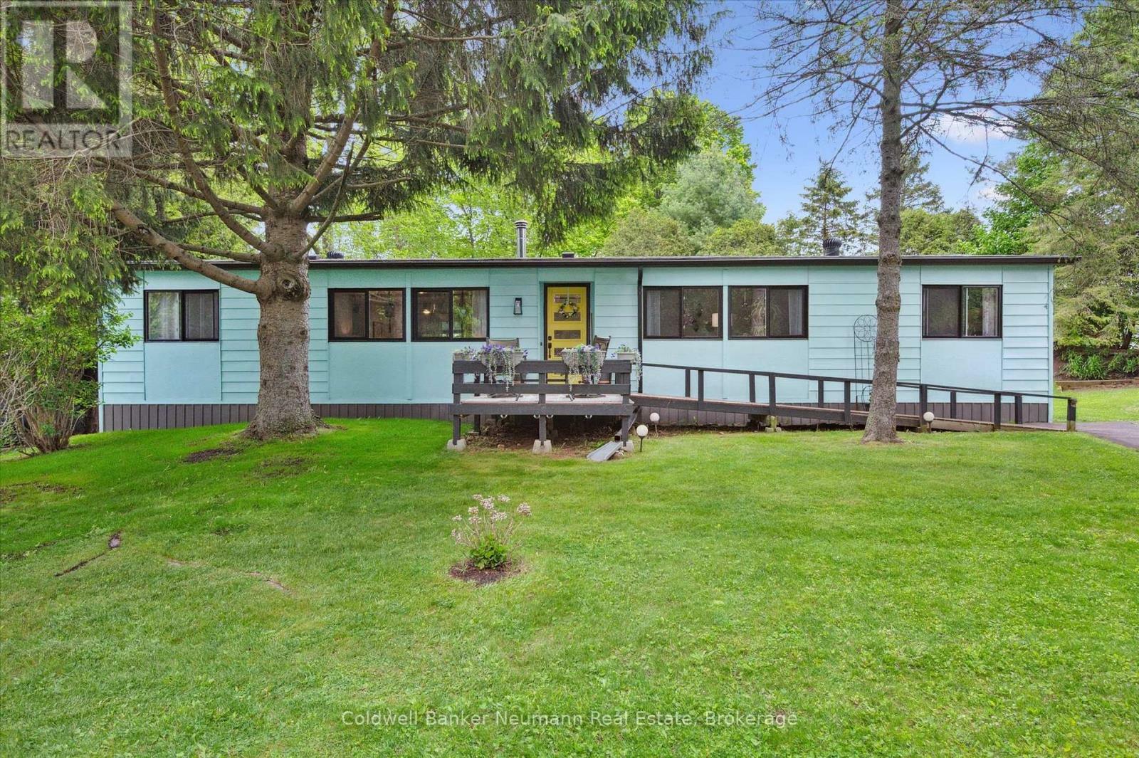 Property Photo: 1294 Concession 8W Road West 158 Maple ON N0B 2J0