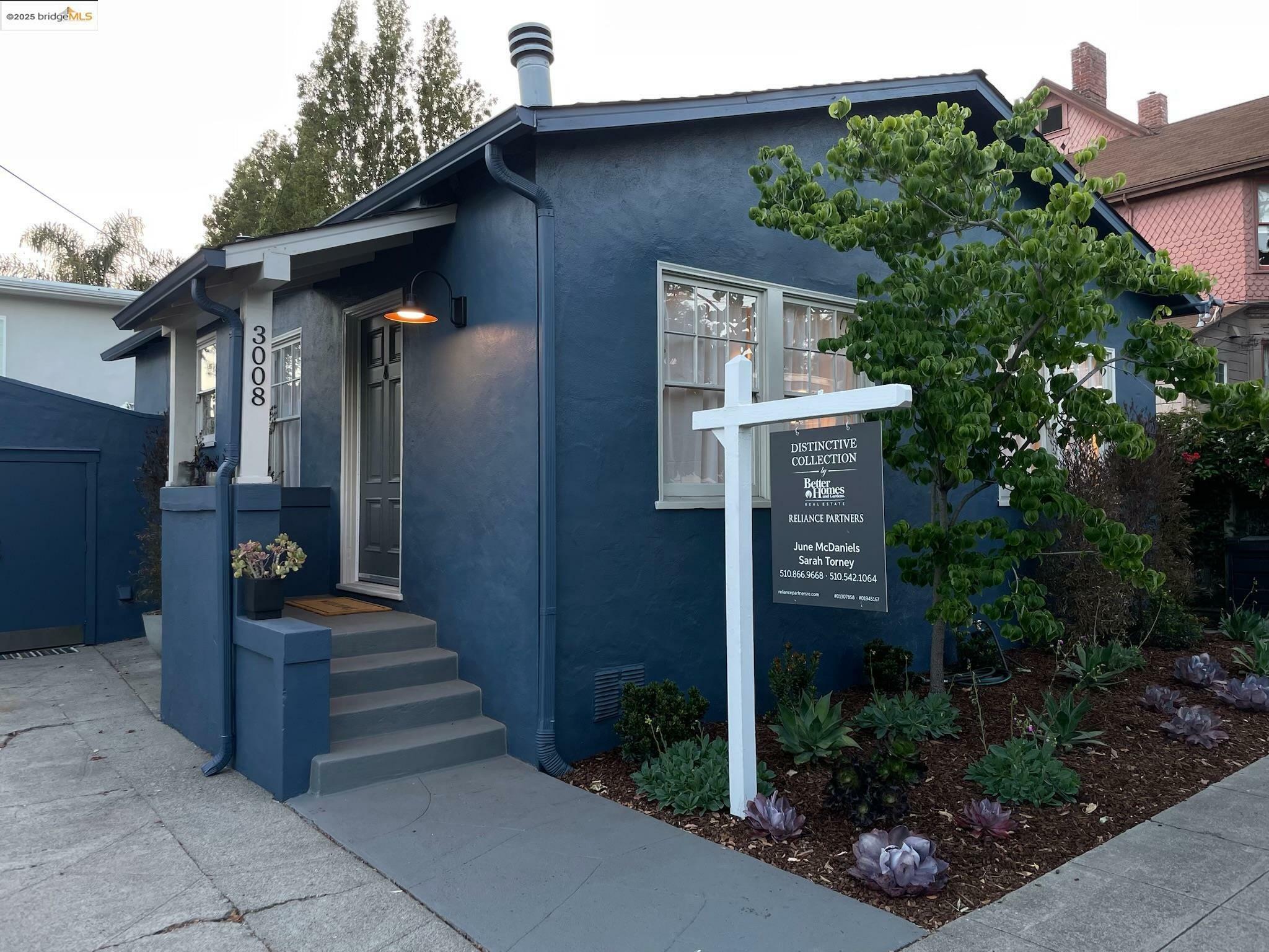 Property Photo: 3008 Deakin Street CA 94705