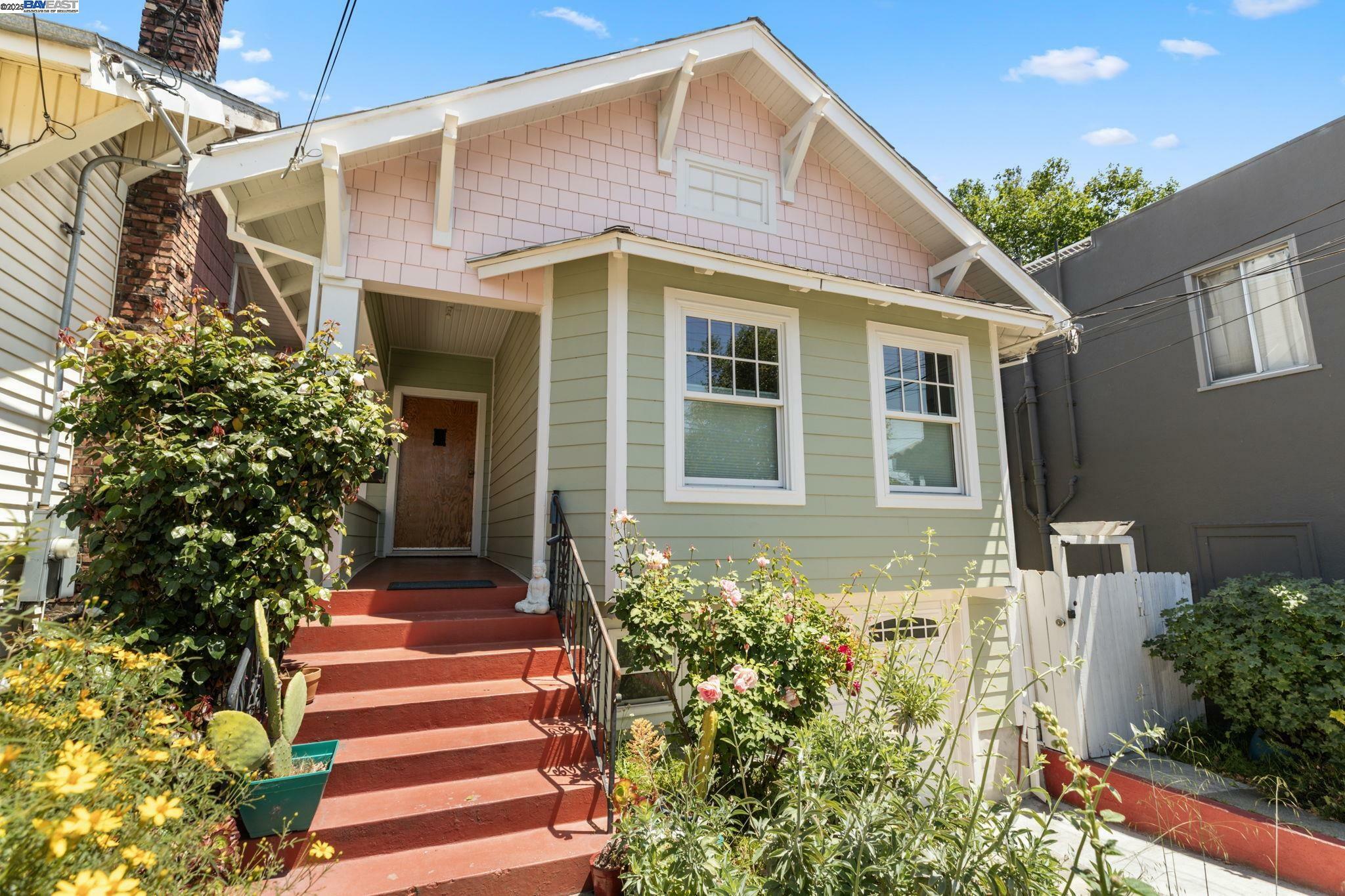 Property Photo: 1034 E 21st St CA 94606