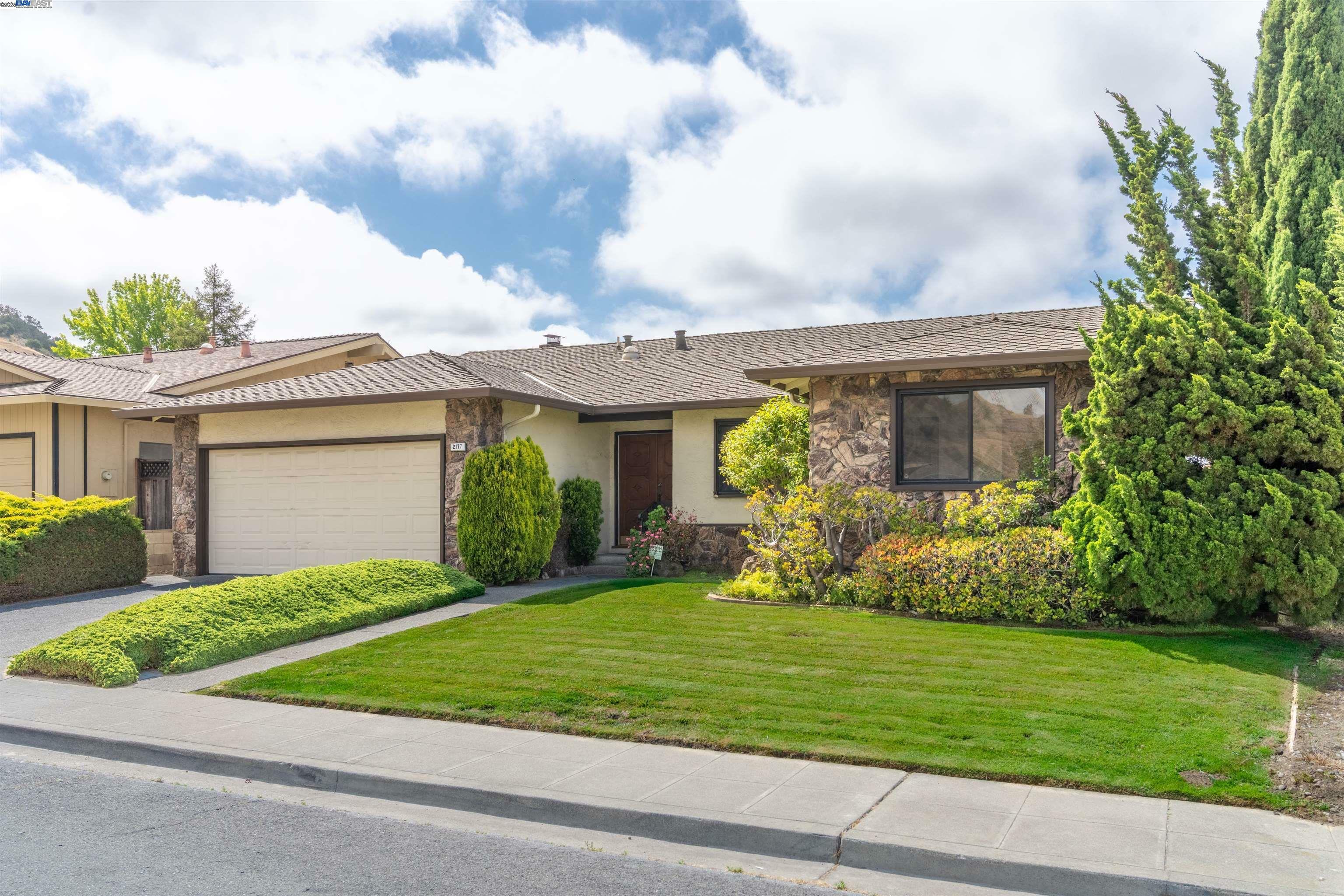 Property Photo: 2177 Hillside Cir CA 94577