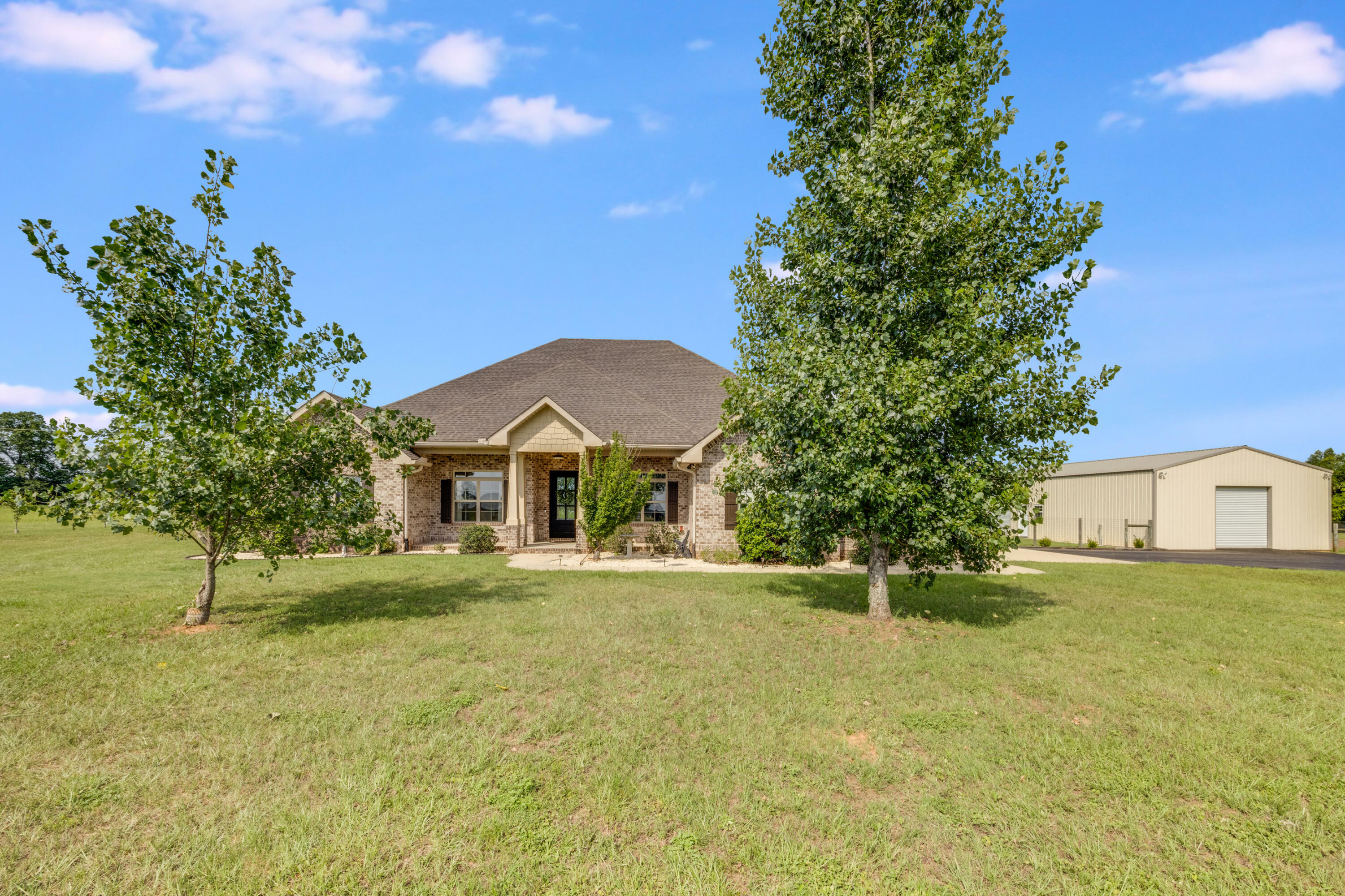 Property Photo: 1725 Vinson Ray Road FL 32531