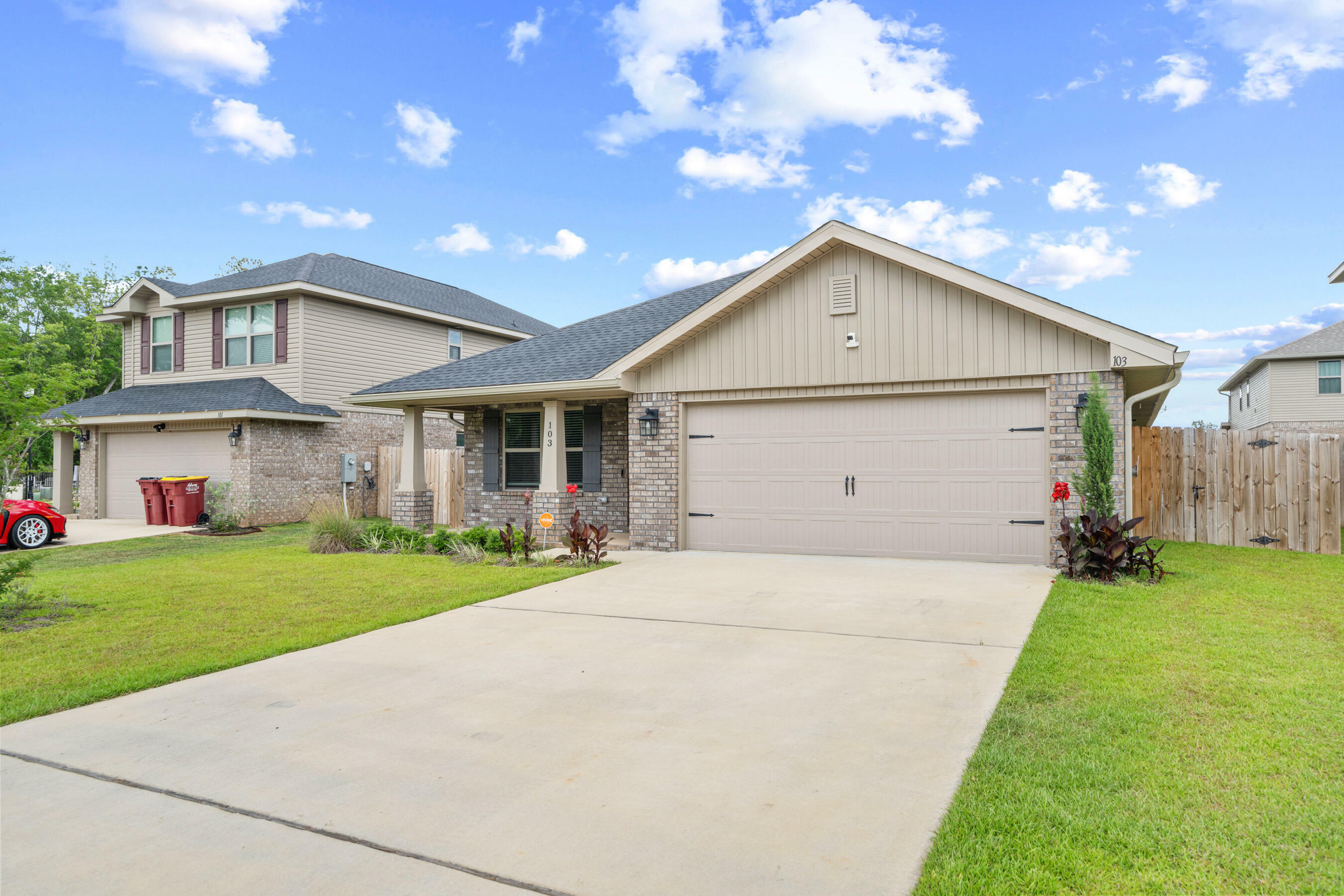 Property Photo: 103 Ridgeway Circle FL 32536