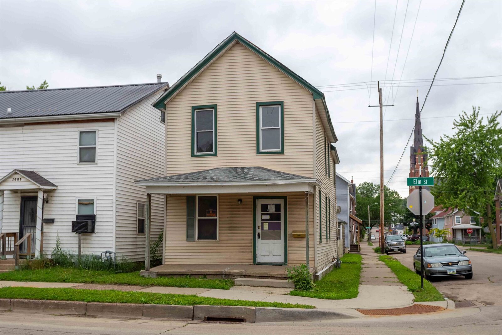 Property Photo: 1499 Elm Street IA 52001