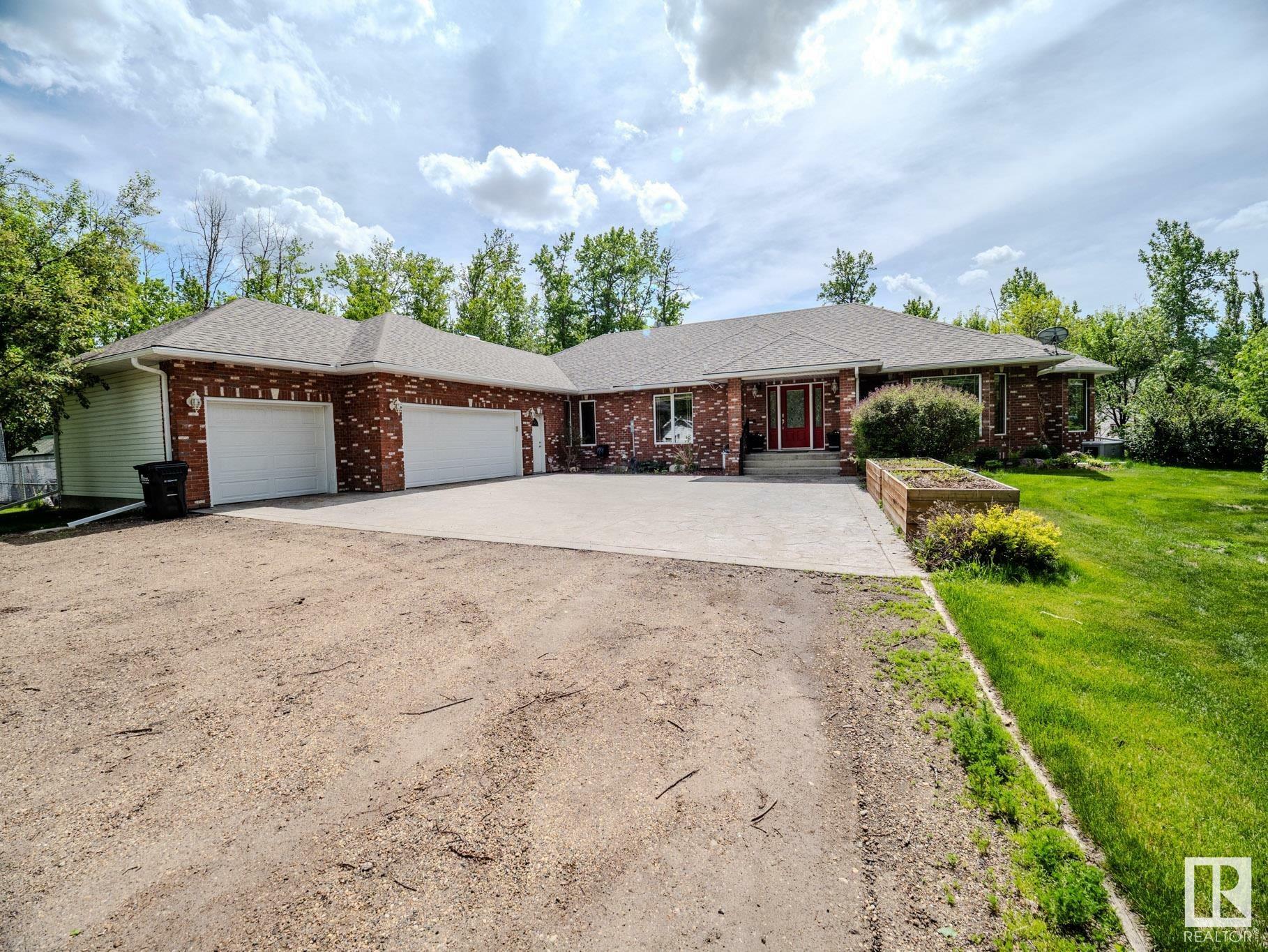 Property Photo: 21545 Twp Road 522 AB T8E 1G1