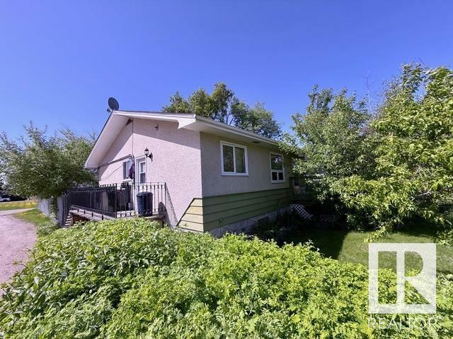 Property Photo: 5033 48 Avenue AB T0A 3A4