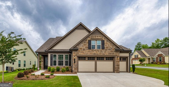 Property Photo: 209 Cottonwood Circle GA 30269