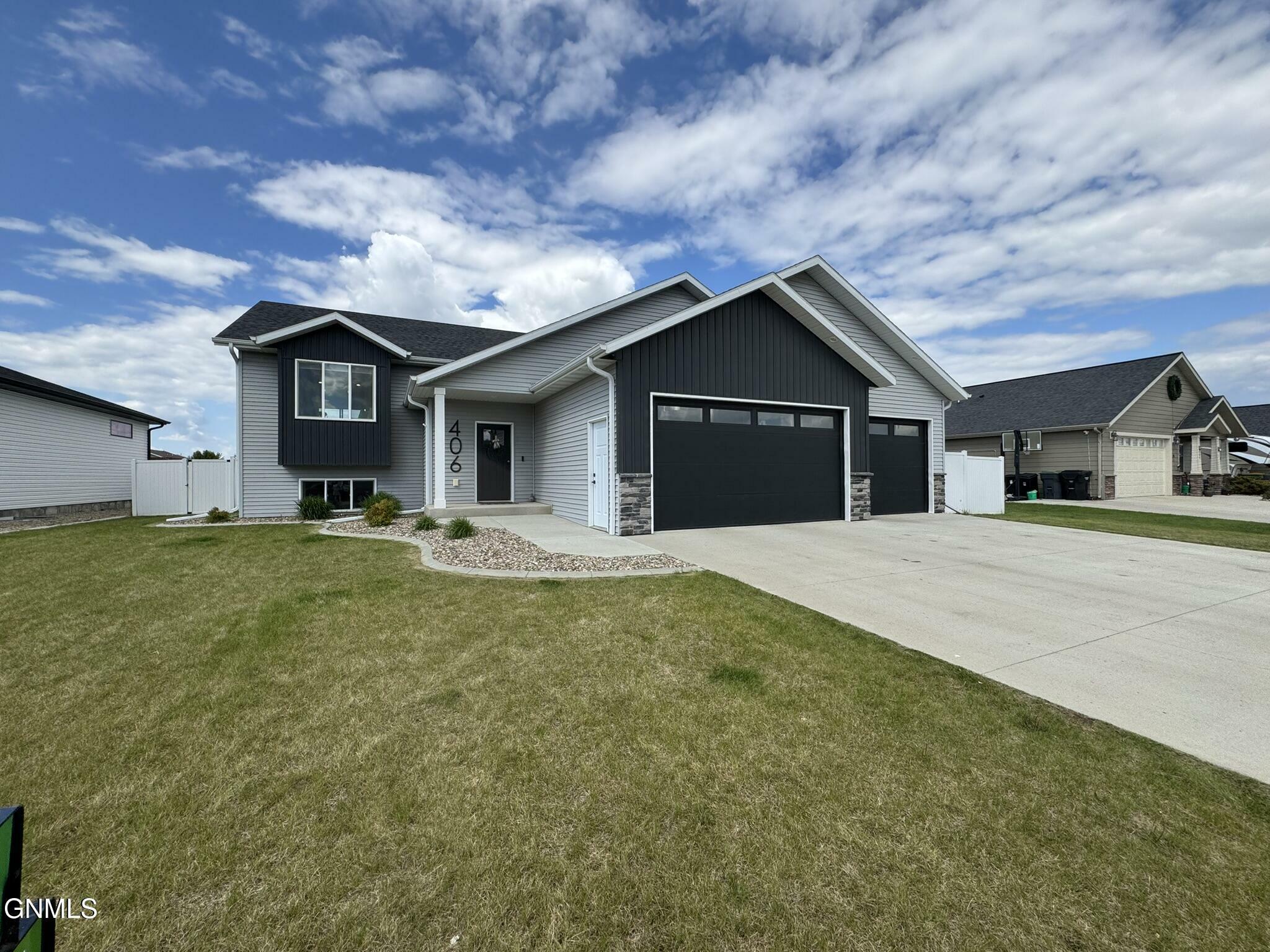 Property Photo: 406 Cobblestone Loop SW ND 58554