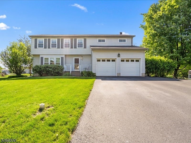 Property Photo: 5 Portsmouth Ct NJ 08822